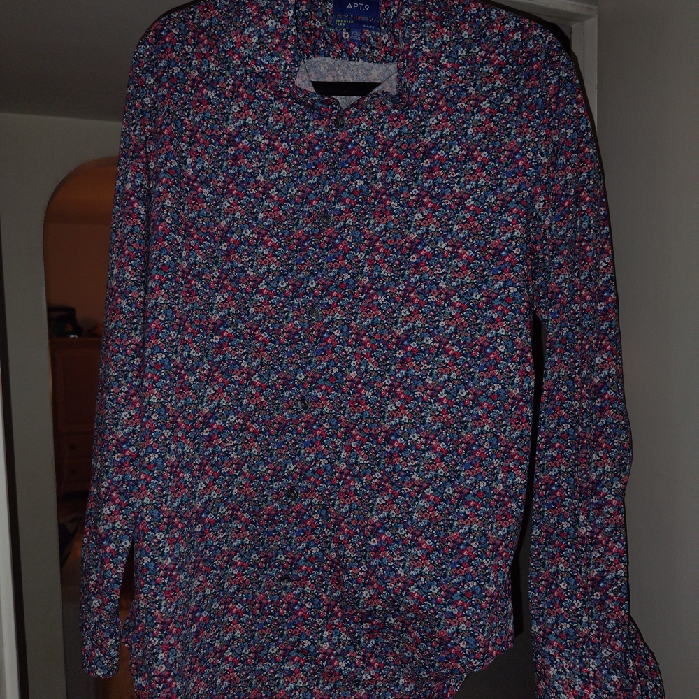 Apt. 9 Blue and Red Casual Button Down Shirt